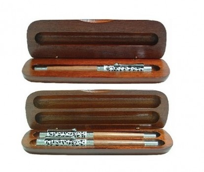 DARK WOODEN PEN BOX